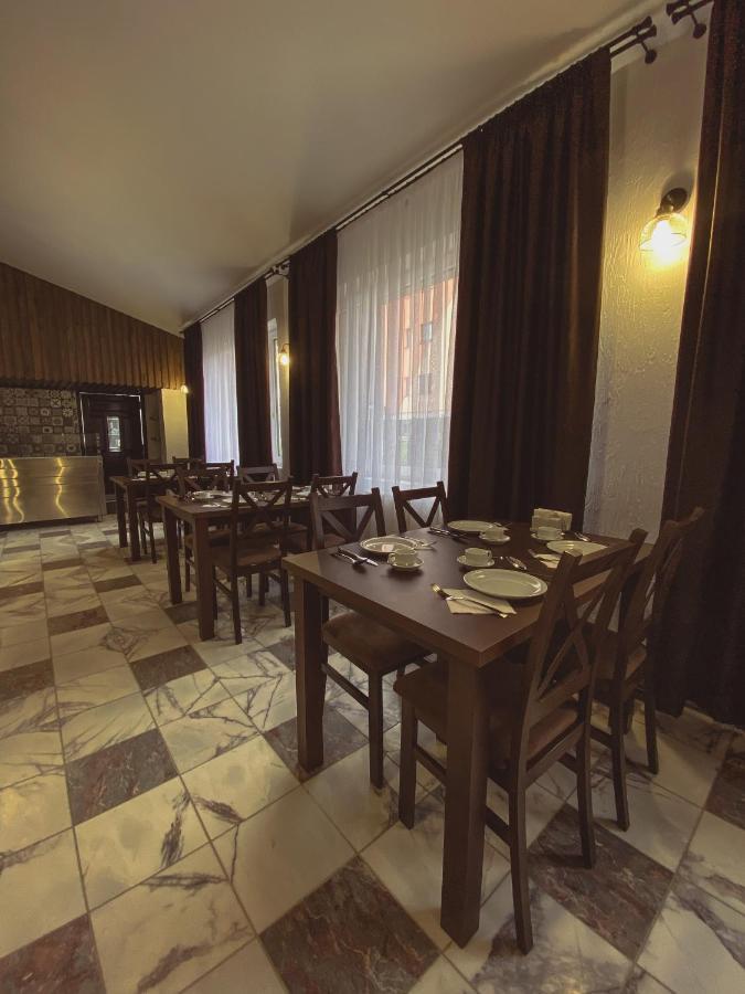 Petra 3*